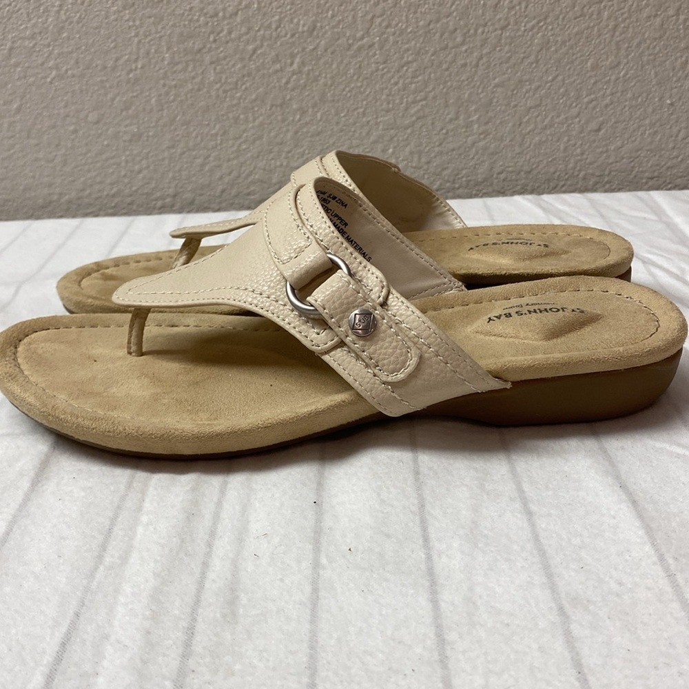 St John’s Bay, Zina Sandals, 8.5 M Tan, Women Memory Foam Sandals, New - Picture 3 of 7